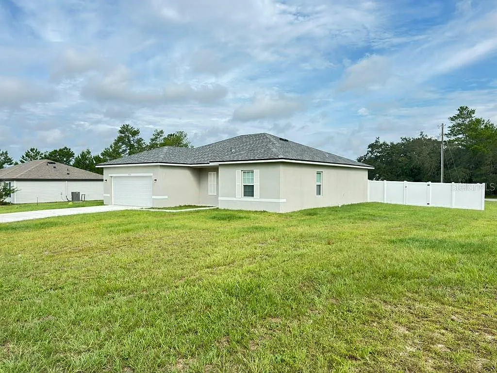 4 bed, 2.0 bath, 1696 sqft, $1,995 — Photo 2