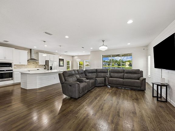 5th image of 97371 Harbor Concourse Cir