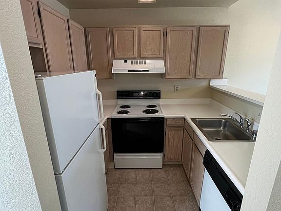 4th image of 4319 Railroad Ave APT 1