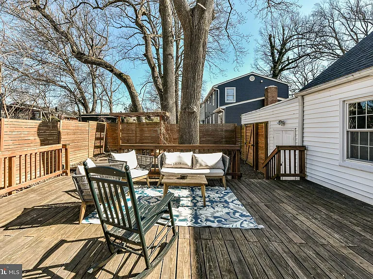 7308 Poplar Ct — Photo 25