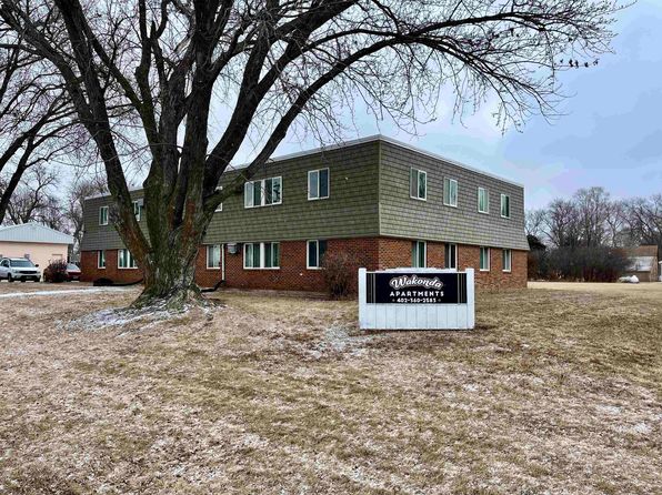 611 1st St, Wakonda, SD 57073