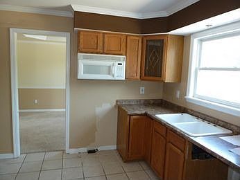3rd image of 4135 Hickory Trail Pl