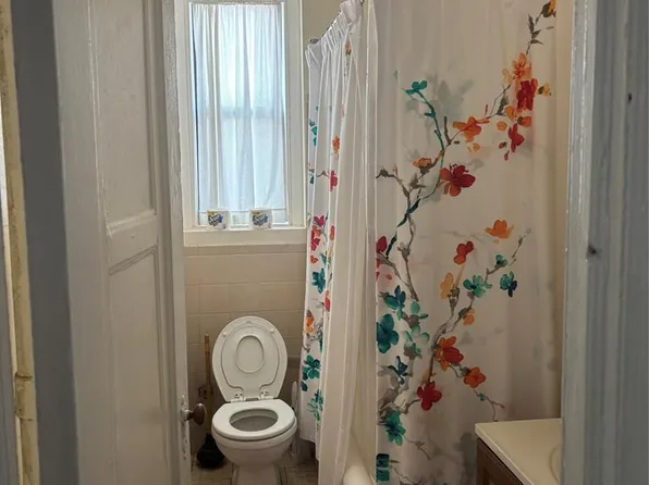 160-15 Powell Cove Boulevard image 2 of 8