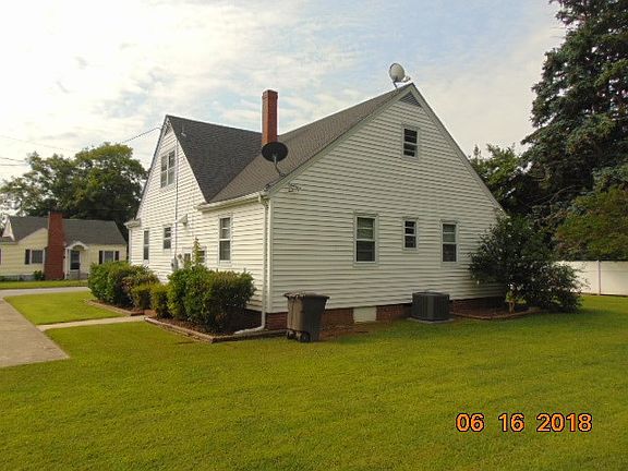 2nd image of 614 Madison St