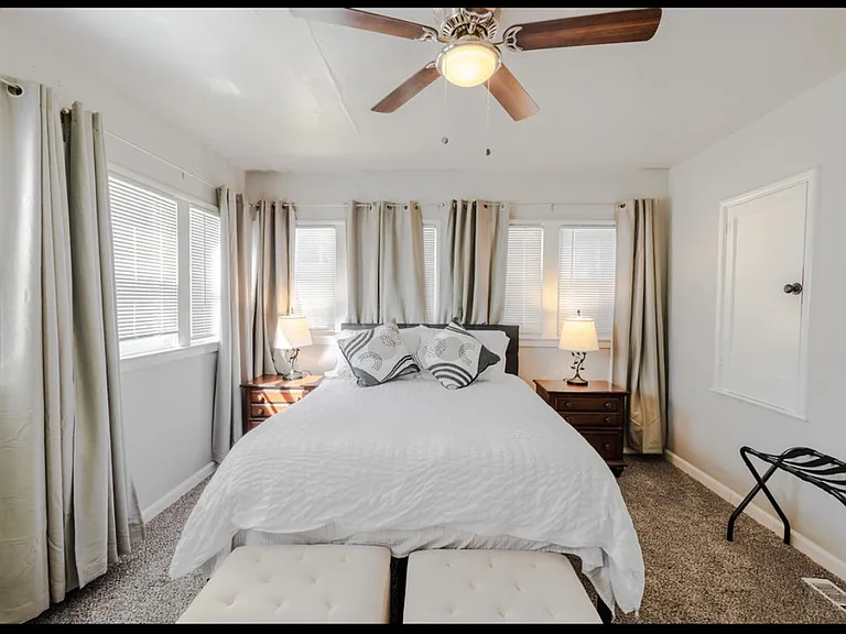 318 W Florinda St #A — Photo 21
