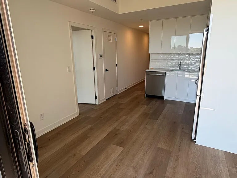 33 Erie Ave #602 — Photo 13