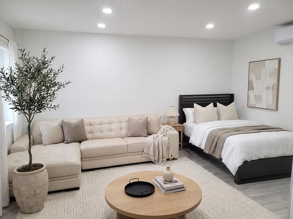 7975 Crespi Blvd #3A