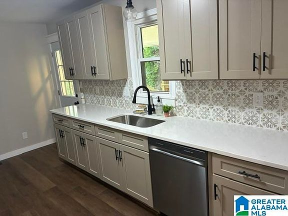 4th image of 7501 Forestwood Dr