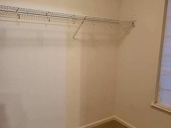 4th image of 3341 English Oak Cir