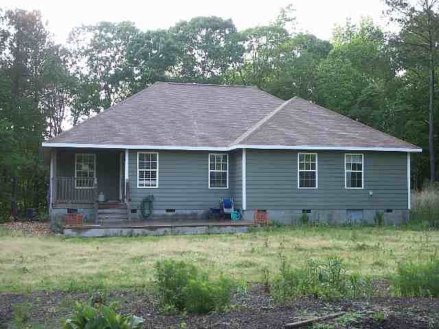 2nd image of 137 Colonial Beach Rd #3