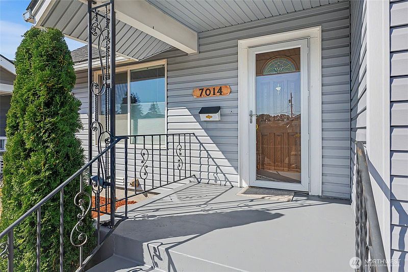 3rd image of 7014 S Montgomery Street