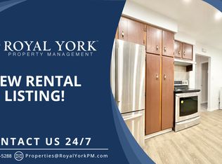 4 Oakridge Ave #1, Saint Catharines, ON L2T2M5