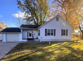 706 Ellis St, Elsberry, MO 63343