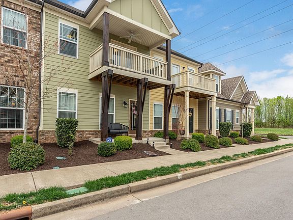 3rd image of 2823 Sterlingshire Dr