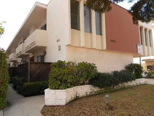 1st image of 1423 S Saltair Ave APT 5