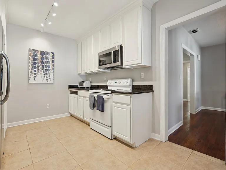 1003 W Princeton St — Photo 7