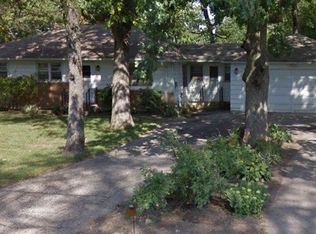 1012 Hickory Rd, Woodstock, IL 60098