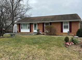 5552 Lamplighter Dr, Roanoke, VA 24019