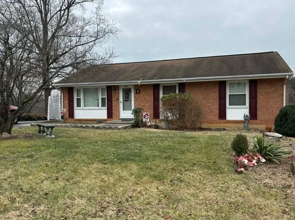 5552 Lamplighter Dr, Roanoke, VA 24019