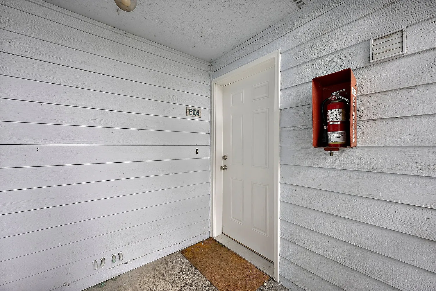2 bed, 975 sqft, $1,600 — Photo 2