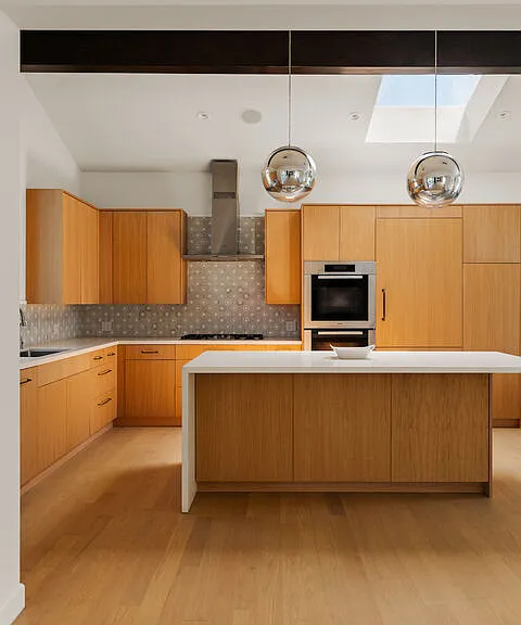 647 Toyopa Dr — Photo 7