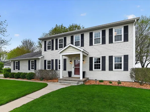 1200 Spahn Dr, Waunakee, WI 53597