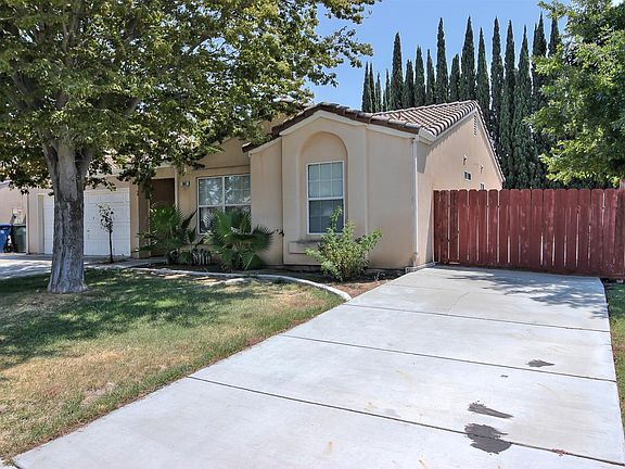 3rd image of 1867 Stanislaus Dr