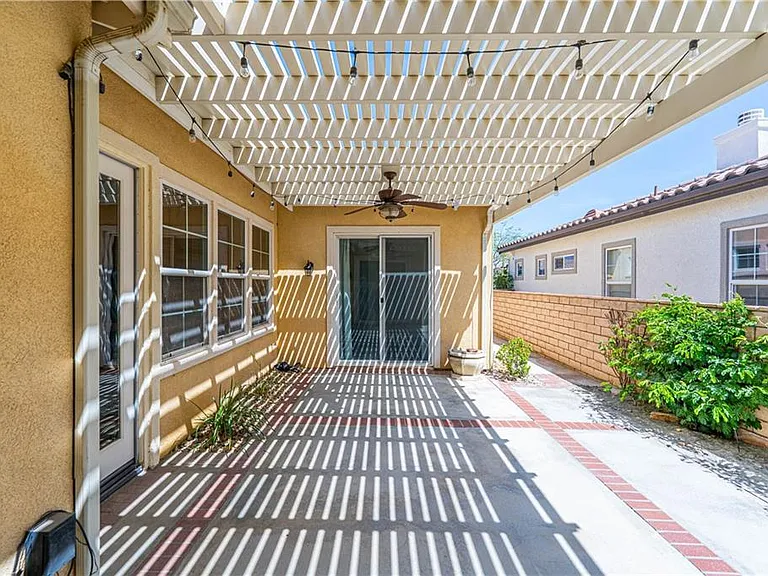 26345 Avenida Quintana — Photo 28