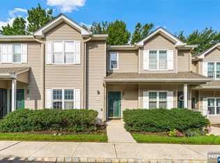 20 Mulford Ct #C0025, Roseland, NJ 07068