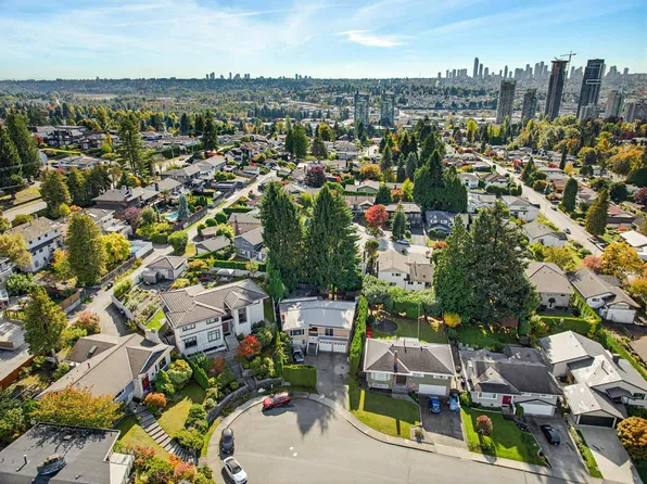 5460 Meadedale Dr, Burnaby, BC V5B 2E8