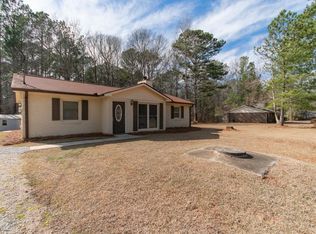 1038 Country Club Rd, Newnan, GA 30263