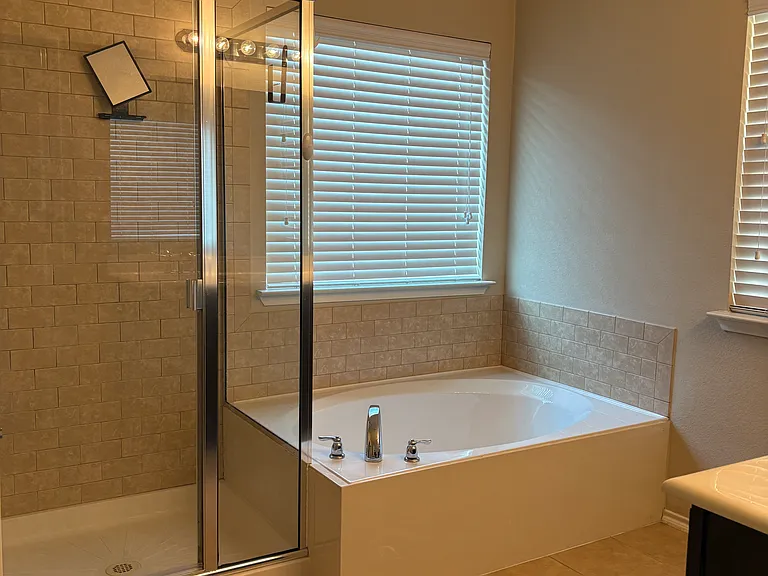814 Bens Dr — Photo 5