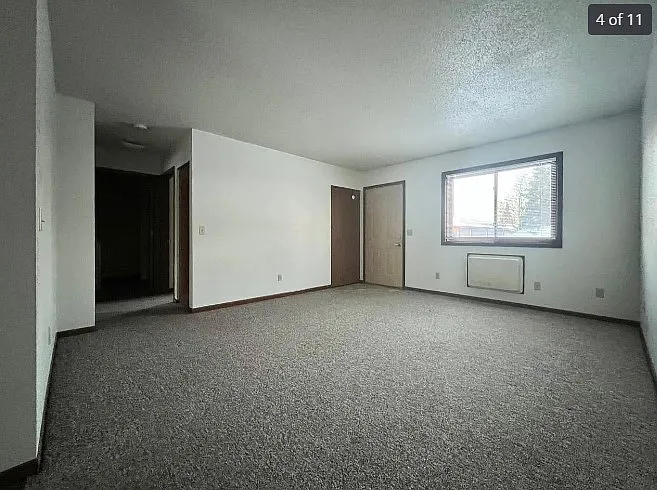 1097 Apple Ave — Photo 5