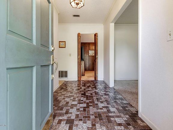 4th image of 28 Widener Way