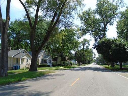 2nd image of 553 Parker Ave
