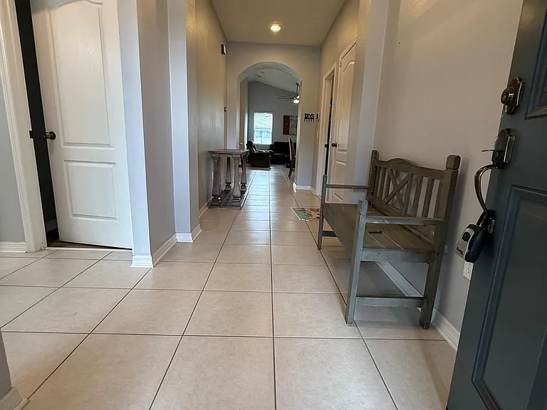 1165 Hilltop Pl — Photo 4