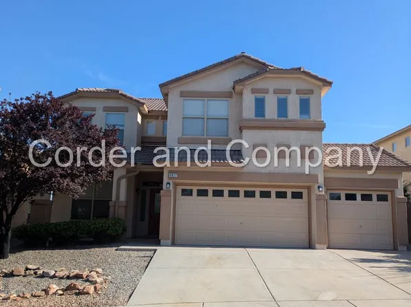 8827 Hampton Ave NE, Albuquerque, NM 87122