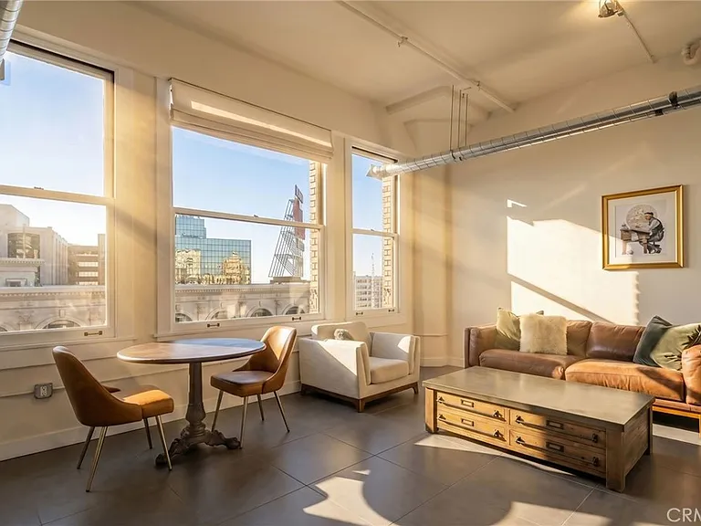 939 S Broadway #1001 — Photo 18