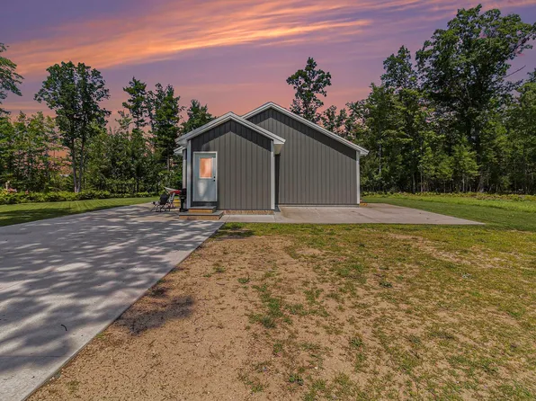 10000 Supply Rd, Traverse City, MI 49696