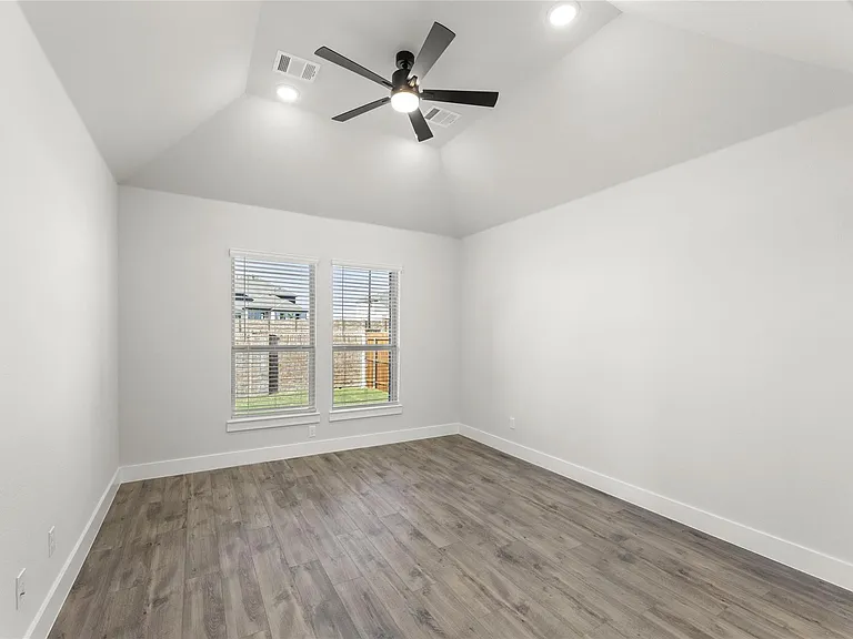 809 Meadow Spring Ln — Photo 8