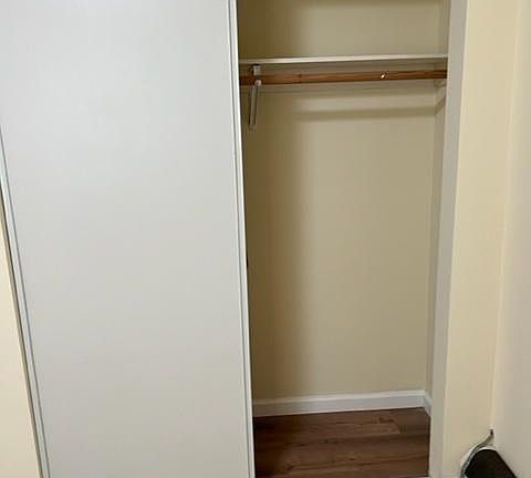 4th image of 869 Geneva Ave #A