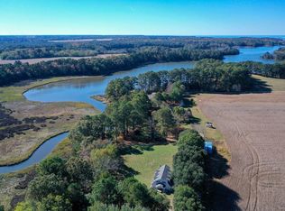 6076 Harmantown Rd, Machipongo, VA 23405