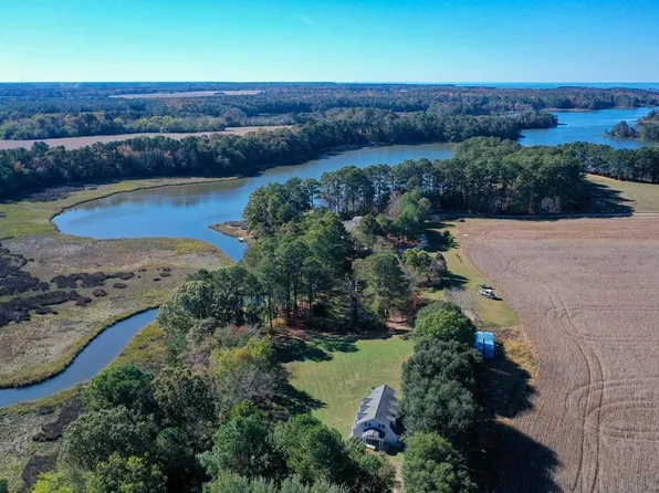 6076 Harmantown Rd, Machipongo, VA 23405