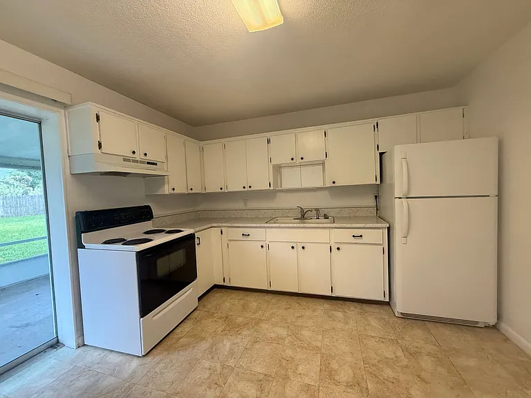 2610 Orange Tree Dr — Photo 7