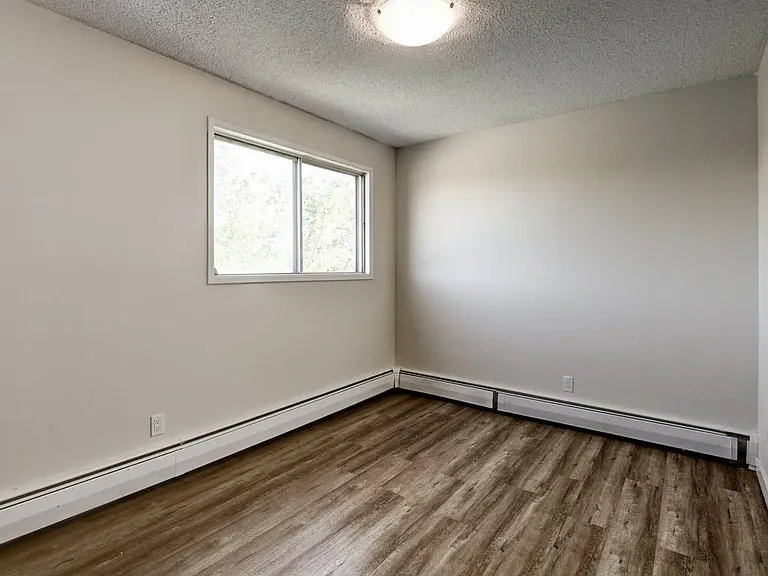 305 Fietz St — Photo 21