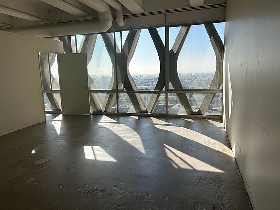 5th image of 2404 Wilshire Blvd APT 9A