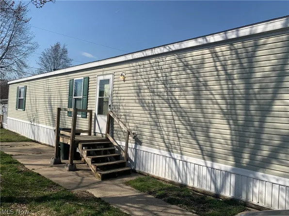 6301 Sue Lynn Dr, Ravenna, OH 44266