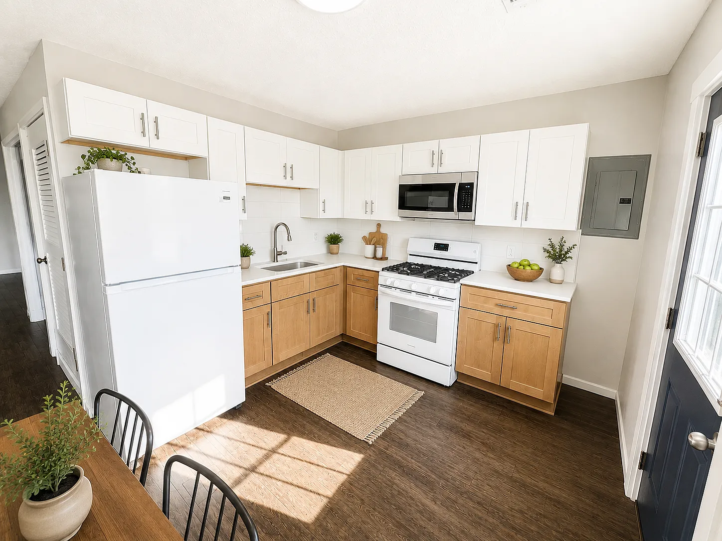 2 bed, 1050 sqft, $1,595 — Photo 2