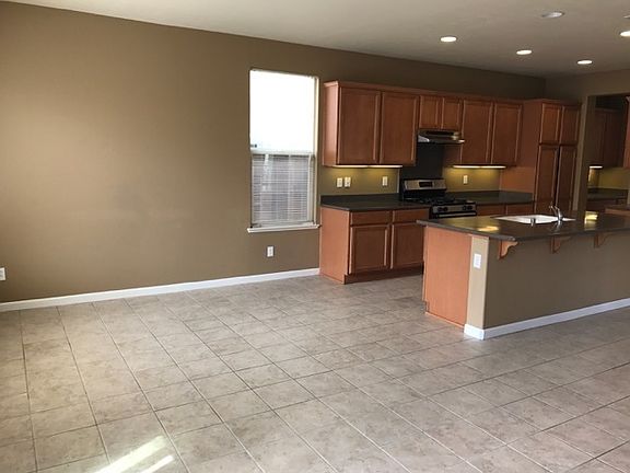 4th image of 16967 Pecan Hollow Way