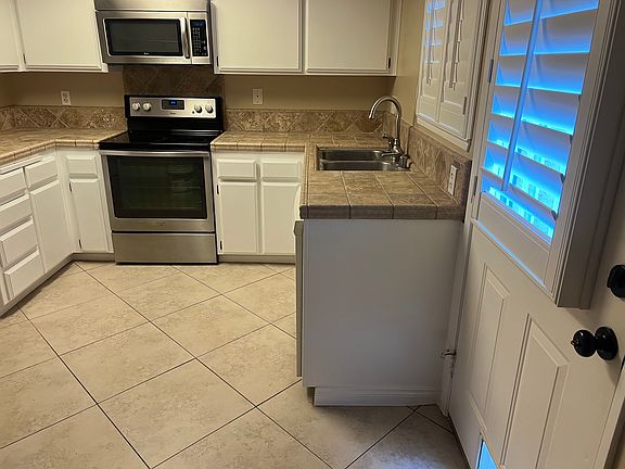 2nd image of 7800 Westfield Rd Unit 8